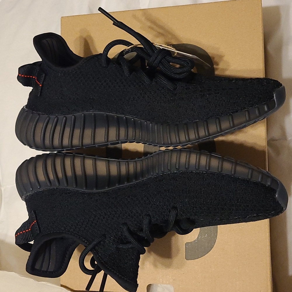 Yeezy 350 bred adult size 6.5 - Picture 6 of 7